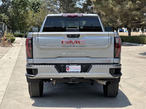 Used 2024 GMC Sierra 2500 AT4 w/ AT4 Premium Plus Package image 4