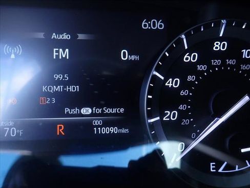 Used 2021 Toyota Highlander XLE AWD/4WD image 26