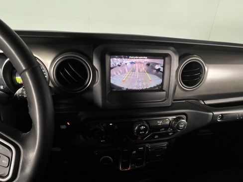 Used 2023 Jeep Wrangler Unlimited image 19