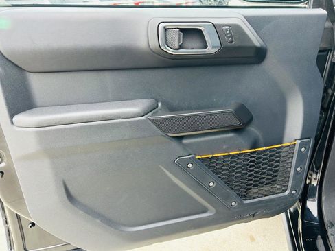 Used 2024 Ford Bronco Badlands image 14