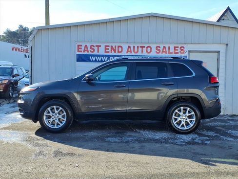 Used 2015 Jeep Cherokee Latitude image 2