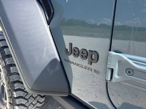 Used 2024 Jeep Wrangler Unlimited Sport AWD/4WD image 10