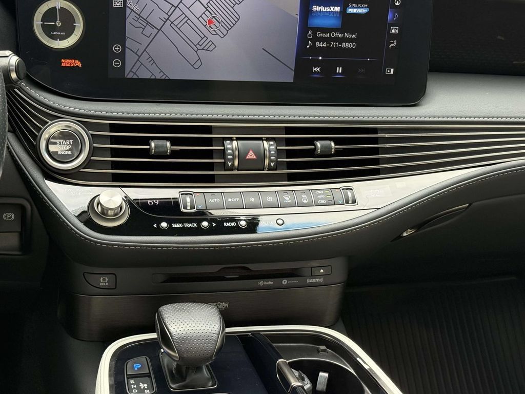 Used 2022 Lexus LS 500 F Sport w/ Accessory Package (Z2) AWD/4WD image 18