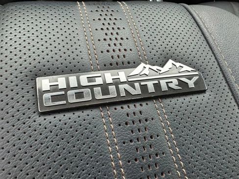 Used 2024 Chevrolet Silverado 2500 High Country w/ High Country Premium Package AWD/4WD image 44