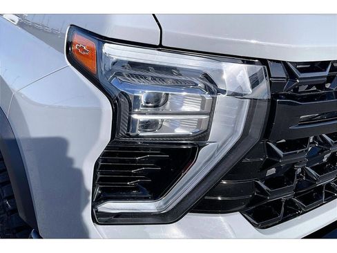 Used 2024 Chevrolet Silverado 2500 ZR2 w/ Technology Package image 29