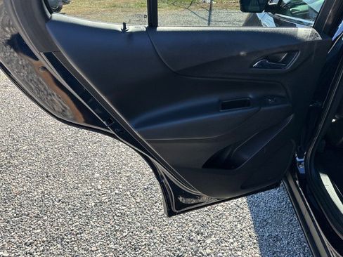 Used 2020 Chevrolet Equinox LT image 18