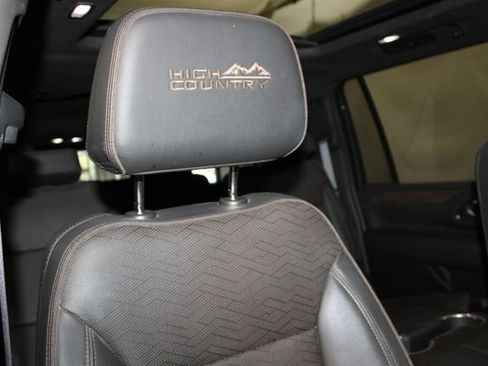 Used 2021 Chevrolet Suburban High Country AWD/4WD image 32