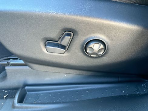 New 2026 Chrysler Pacifica Limited w/ S Appearance Package image 12