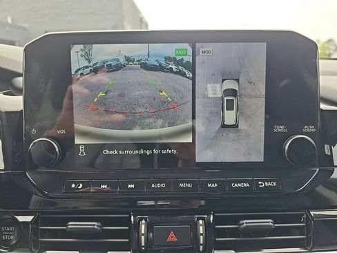 Used 2025 Nissan Pathfinder SL w/ SL Premium Package FWD image 29