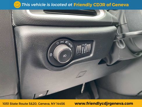 New 2026 Chrysler Pacifica Select image 22