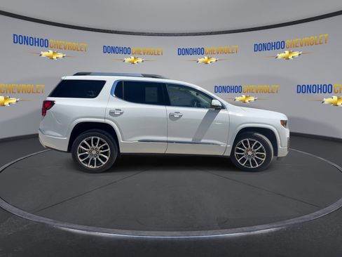 Used 2023 GMC Acadia Denali w/ Denali Ultimate Package FWD image 9