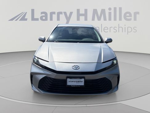 Used 2025 Toyota Camry LE FWD image 8