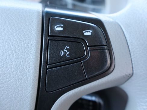 Used 2014 Toyota Sienna LE image 30