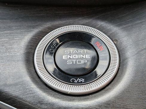 Certified 2024 Jeep Grand Cherokee L Limited w/ Luxury Tech Group II image 21