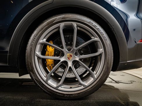 Certified 2024 Porsche Cayenne Turbo GT image 12