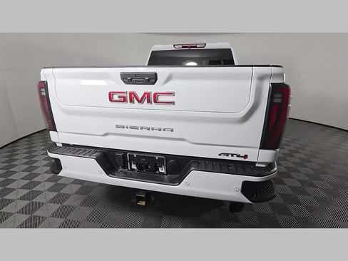 Used 2025 GMC Sierra 2500 AT4 AWD/4WD image 42