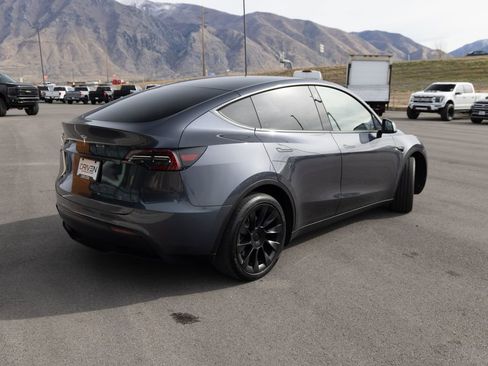 Used 2023 Tesla Model Y Long Range image 5