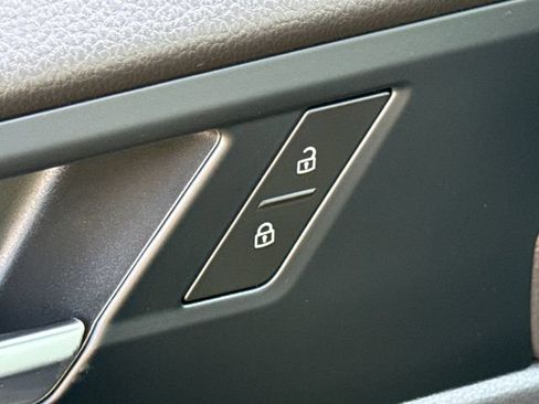 Used 2025 Volkswagen Jetta Sport FWD image 20