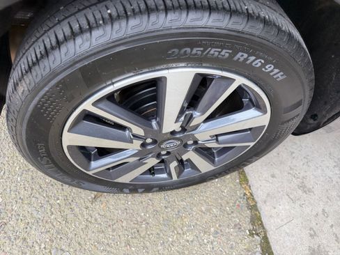 Used 2025 Nissan Versa SV image 30