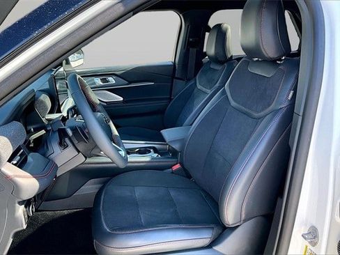 Used 2025 Ford Explorer ST w/ Sun And Sound Package image 10