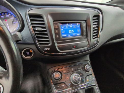 Used 2015 Chrysler 200 S w/ Comfort Group image 28