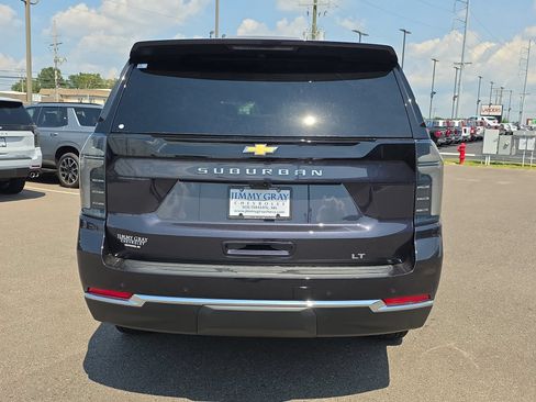 New 2026 Chevrolet Suburban LT w/ Advanced Technology Package AWD/4WD image 4