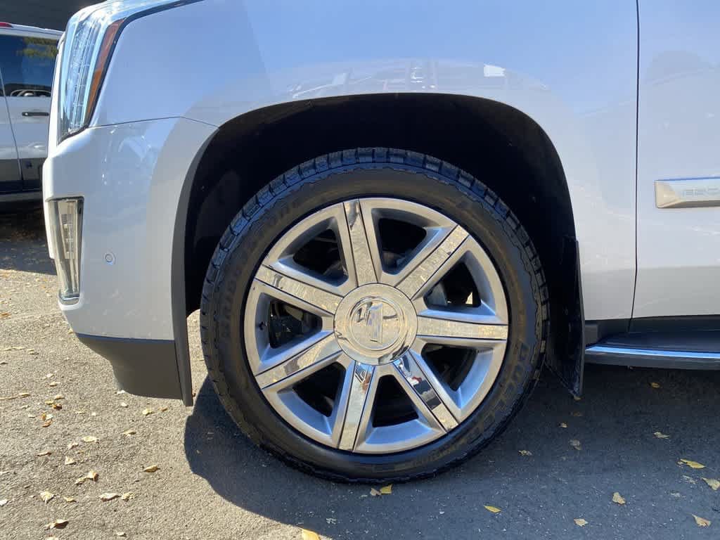 Used 2019 Cadillac Escalade Premium Luxury AWD/4WD image 10
