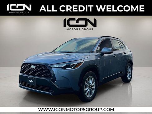 Used 2024 Toyota Corolla Cross LE image 1