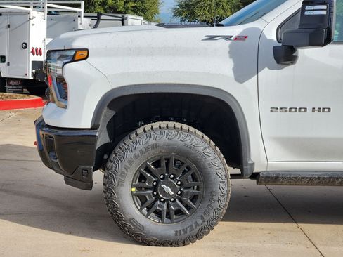 New 2026 Chevrolet Silverado 2500 ZR2 image 16