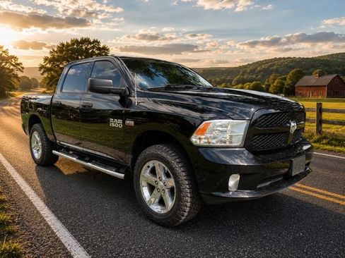 Used 2014 RAM 1500 Express AWD/4WD image 1