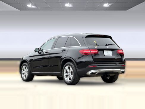 Used 2017 Mercedes-Benz GLC 300 4MATIC image 3