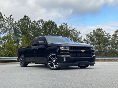 Used 2017 Chevrolet Silverado 1500 LT w/ All Star Edition image 2