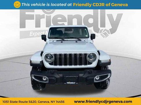 Used 2025 Jeep Wrangler Sahara image 2