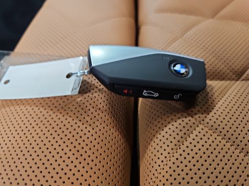 New 2026 BMW X5 xDrive40i w/ Climate Comfort Package image 38