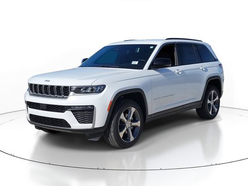 New 2026 Jeep Grand Cherokee Limited image 3