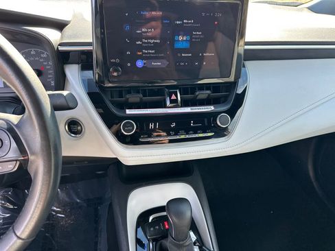 Used 2024 Toyota Corolla SE image 30