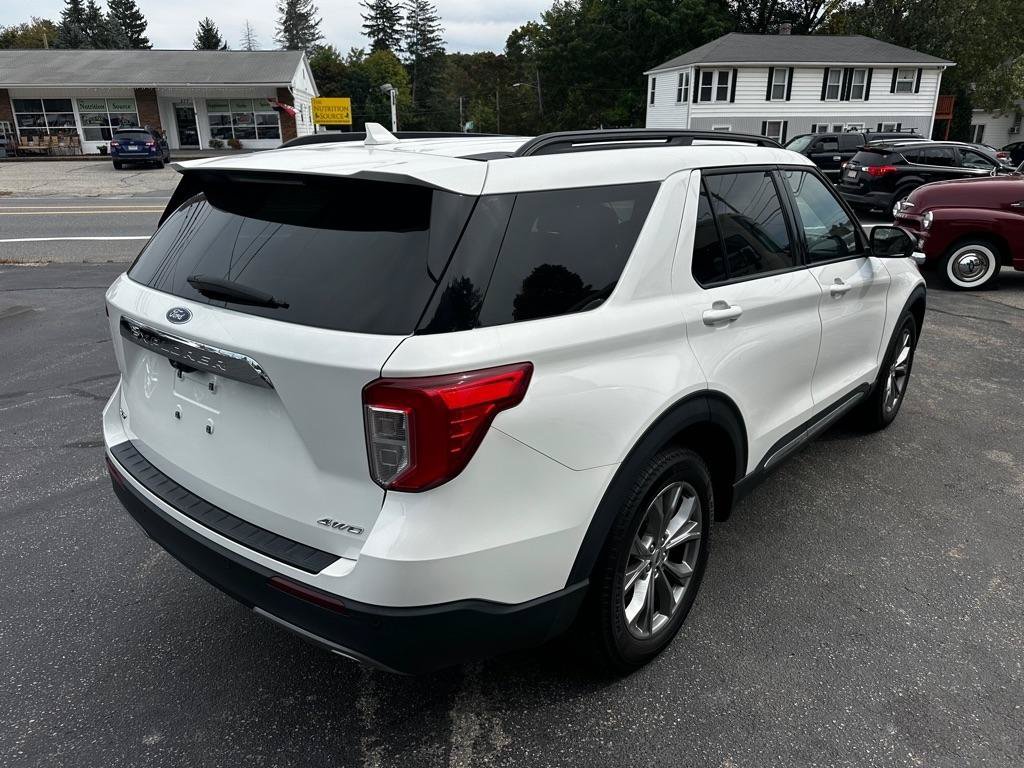 Used 2022 Ford Explorer XLT w/ Equipment Group 202A AWD/4WD image 5