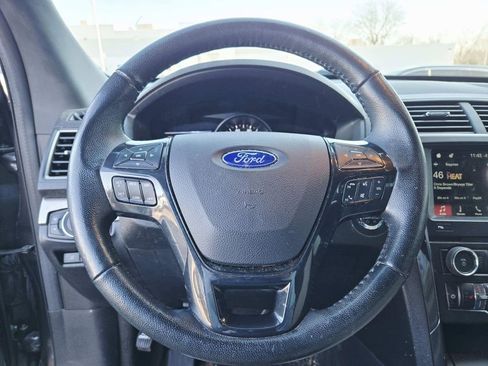 Used 2018 Ford Explorer XLT w/ Equipment Group 202A image 9