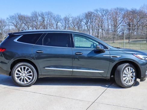 Used 2018 Buick Enclave Premium w/ Experience Buick Package image 5