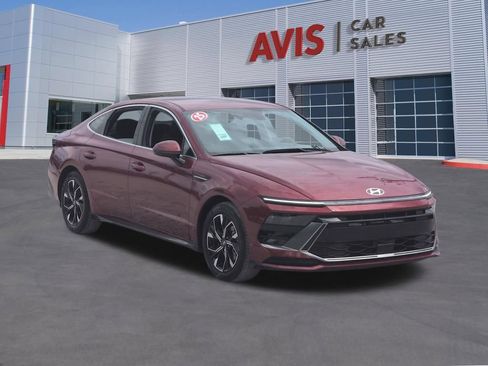 Used 2025 Hyundai Sonata SEL FWD image 3
