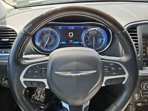 Used 2016 Chrysler 300 C RWD image 19