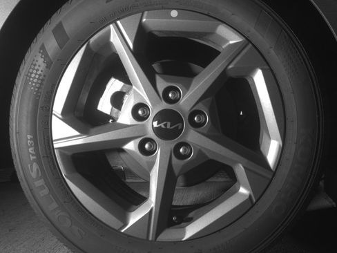 Used 2025 Kia K4 LXS FWD image 15