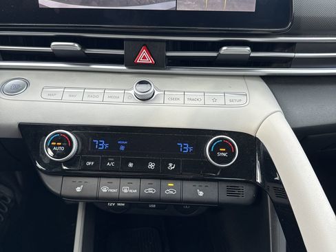 Used 2024 Hyundai Elantra Limited image 10