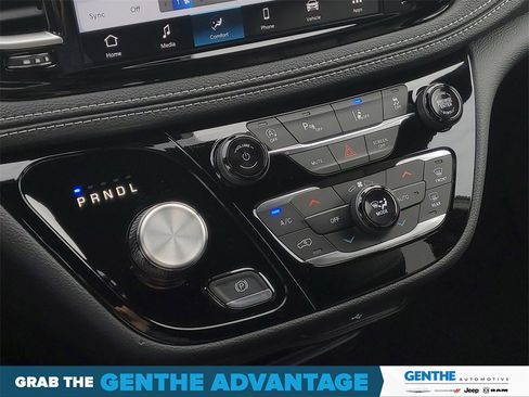 New 2026 Chrysler Pacifica Select image 20