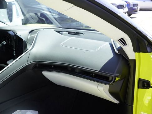 Used 2023 Chevrolet Corvette Stingray Premium Conv w/ Z51 Performance Package image 20