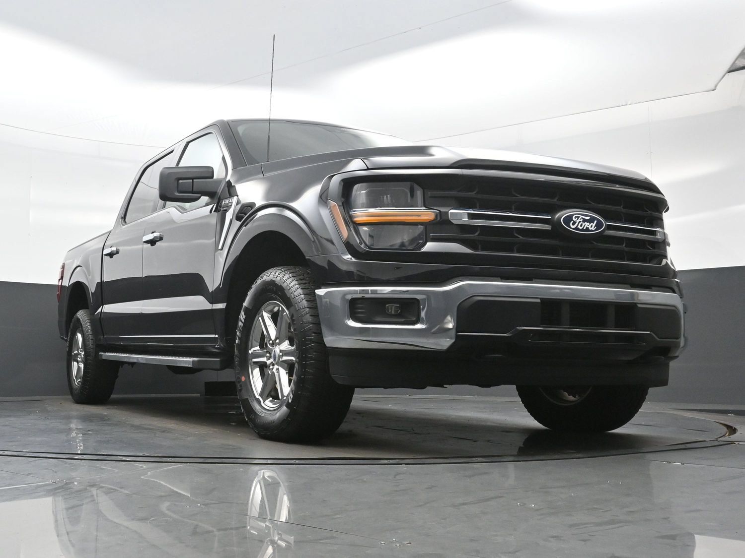 Used 2025 Ford F150 XLT w/ Equipment Group 301A Standard AWD/4WD image 31