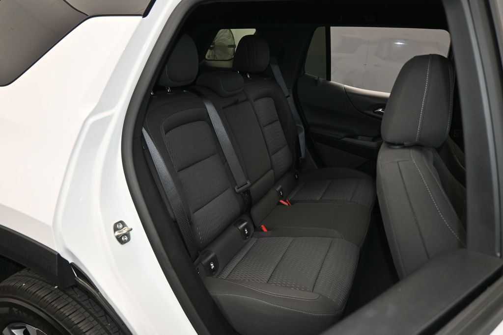 Used 2026 Chevrolet Equinox LT FWD image 33