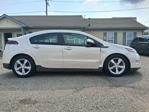 Used 2013 Chevrolet Volt Premium w/ Premium Trim Package FWD image 12