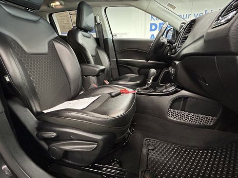 Used 2018 Jeep Compass Latitude image 20