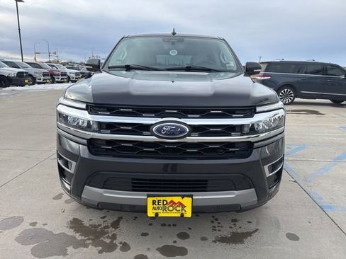 Used 2024 Ford Expedition Limited image 3
